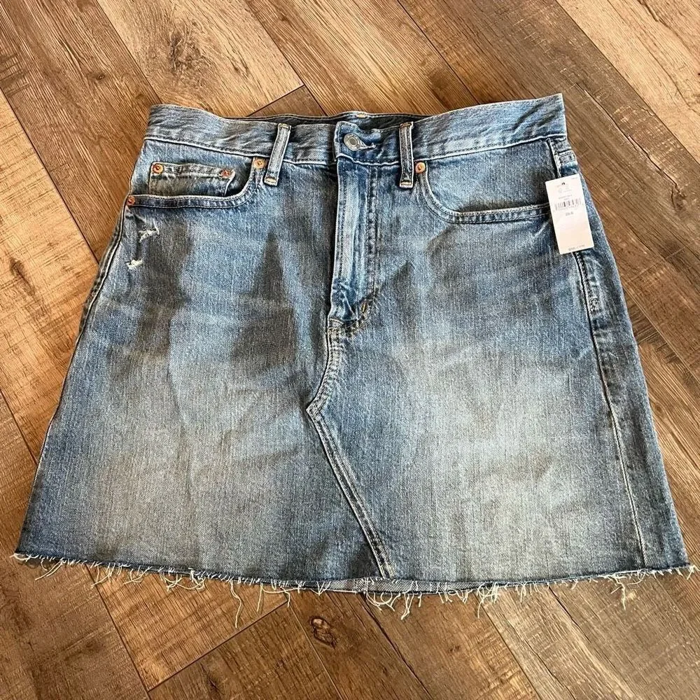 Gap distress jeans skirt size 28